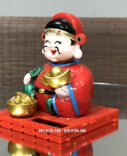 thần tài đế vuông năng lượng mặt trời tự động gật đầu