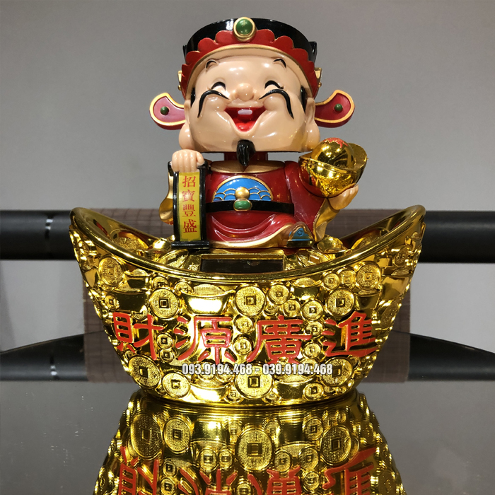 thần tài năng lượng mặt trời tự động gật đầu vẫy tay đẹp tại HCM