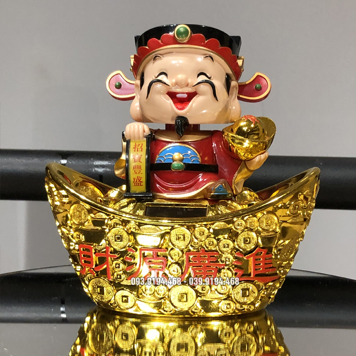thần tài năng lượng mặt trời tự động gật đầu vẫy tay đẹp tại HCM