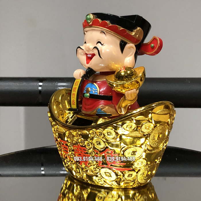 thần tài năng lượng mặt trời tự động gật đầu vẫy tay đẹp tại HCM