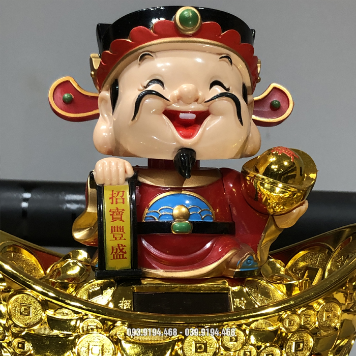 thần tài năng lượng mặt trời tự động gật đầu vẫy tay đẹp tại HCM