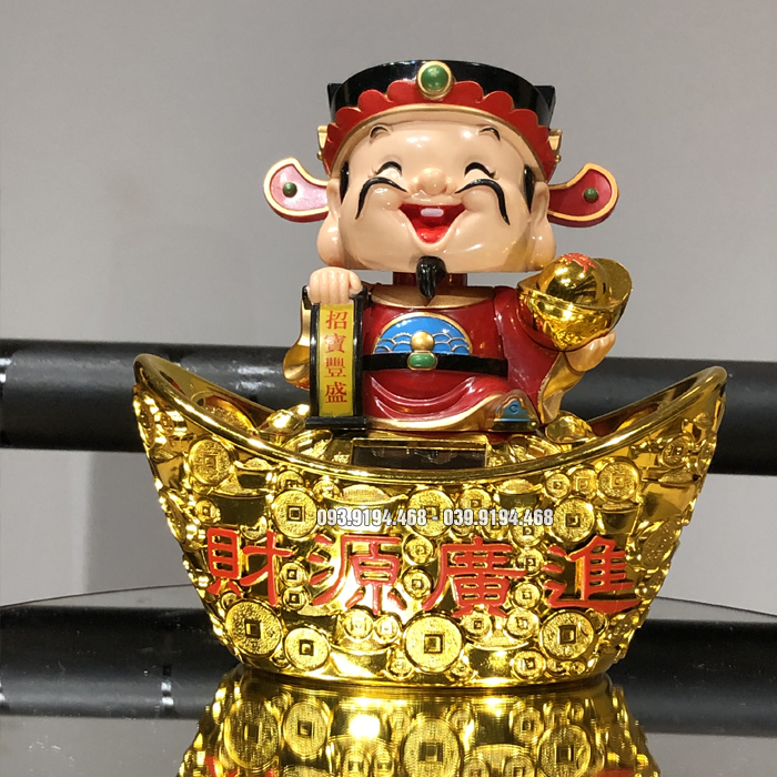 thần tài năng lượng mặt trời tự động gật đầu vẫy tay đẹp tại HCM