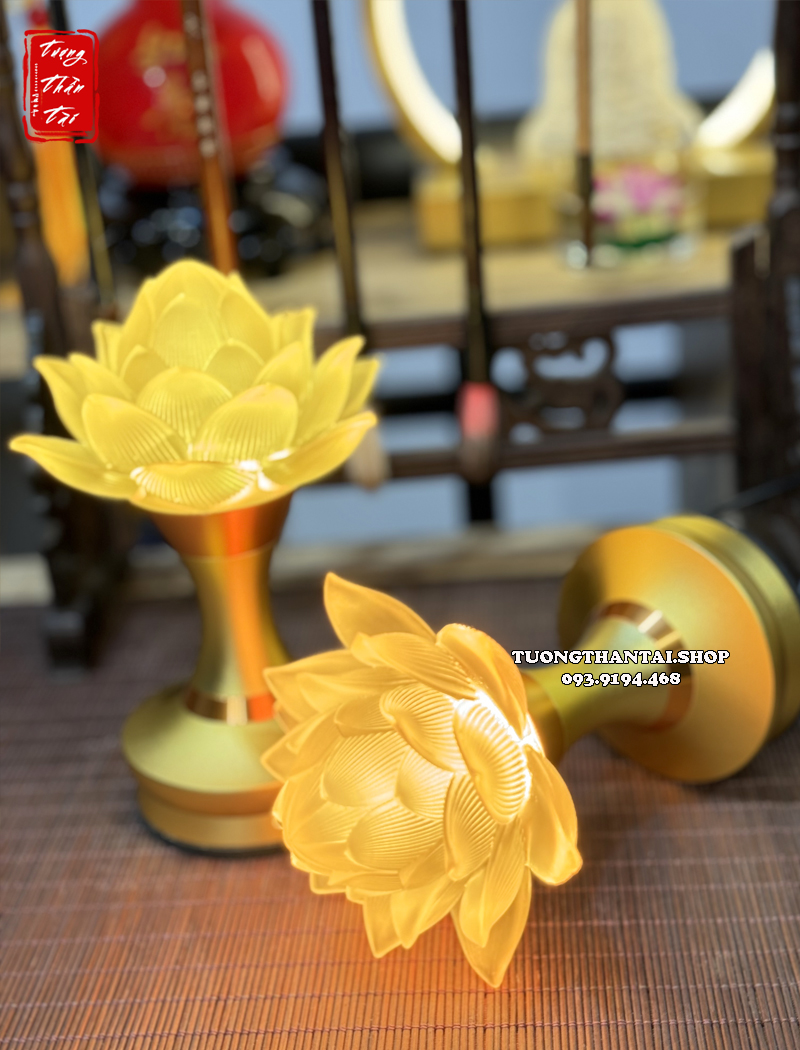 Đèn thờ cúng lưu ly hoa sen nở 3 tầng đổi màu