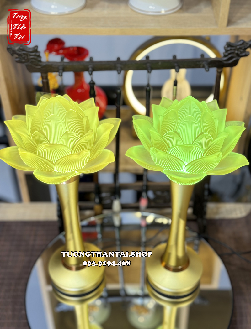 Đèn thờ cúng lưu ly hoa sen nở 3 tầng đổi màu