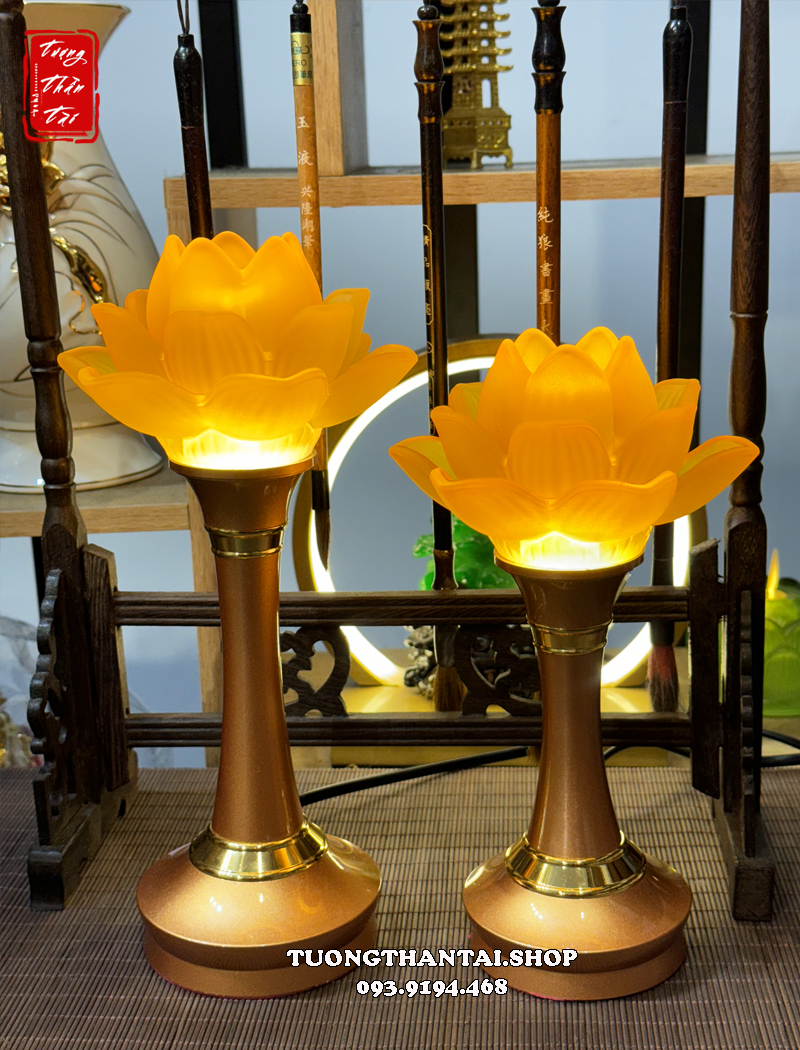Đèn thờ hoa sen lưu ly bông nở 3 tầng thân hợp kim