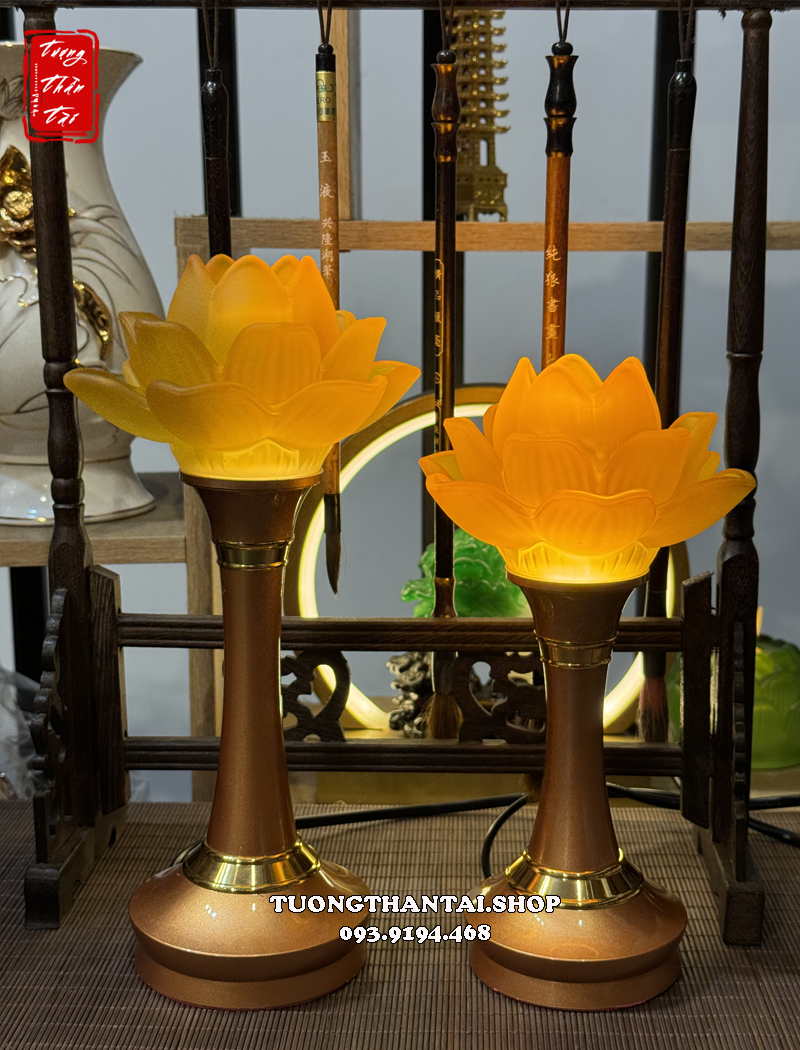 Đèn thờ hoa sen lưu ly bông nở 3 tầng thân hợp kim 