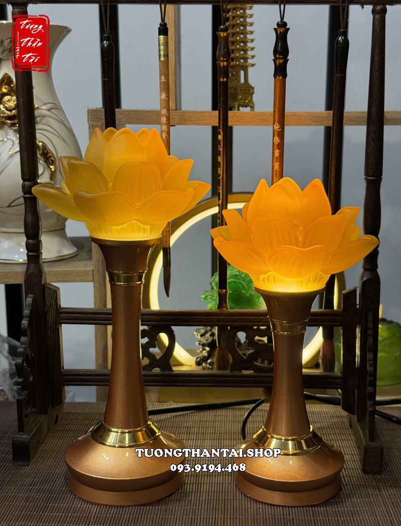 Đèn thờ hoa sen lưu ly bông nở 3 tầng thân hợp kim