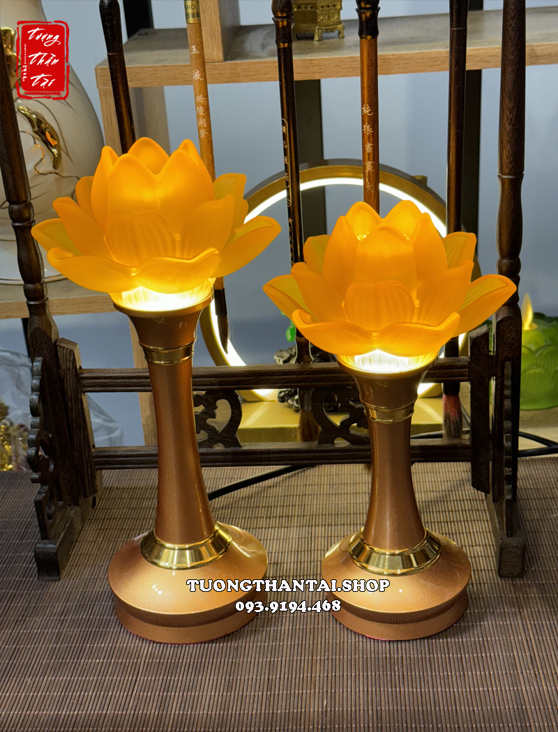 Đèn thờ hoa sen lưu ly bông nở 3 tầng thân hợp kim