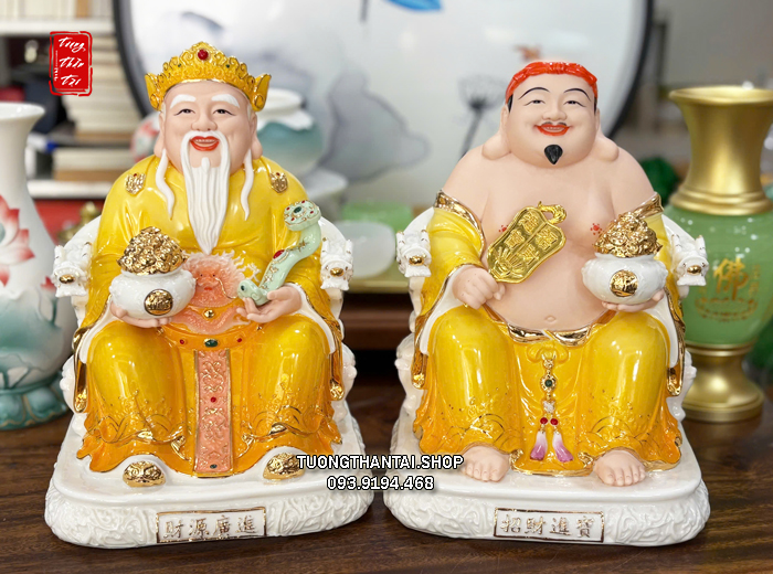 Tượng Ông Địa Thần Tài sứ áo vàng hũ vàng