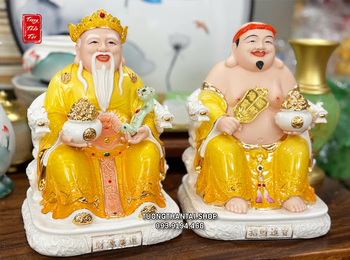 Tượng Ông Địa Thần Tài sứ áo vàng hũ vàng